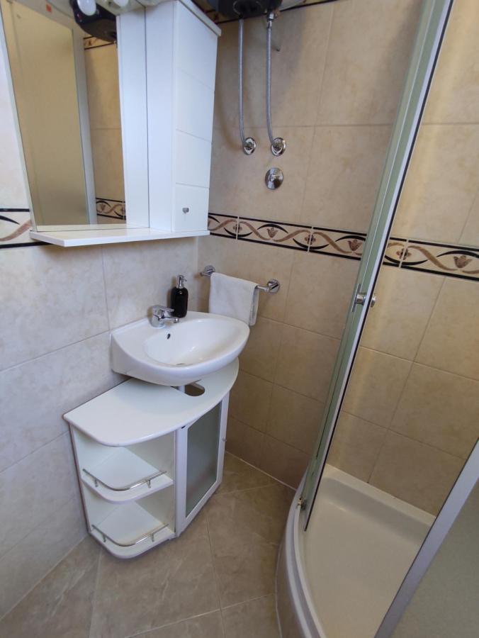 Three Lions Apartment Pula Ngoại thất bức ảnh