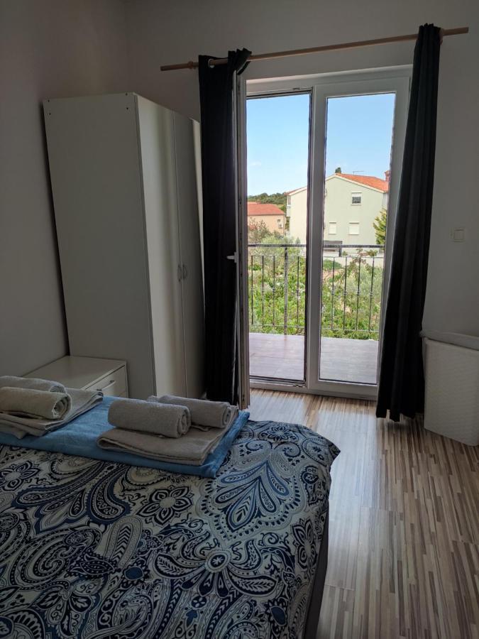 Three Lions Apartment Pula Ngoại thất bức ảnh